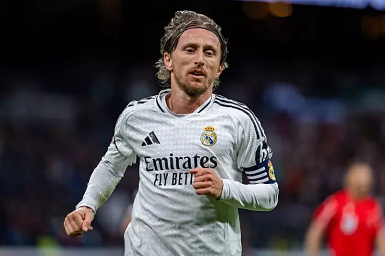 مودريتش ينتظر تجديد عقده مع ريال مدريد حسب التقارير الأخيرة