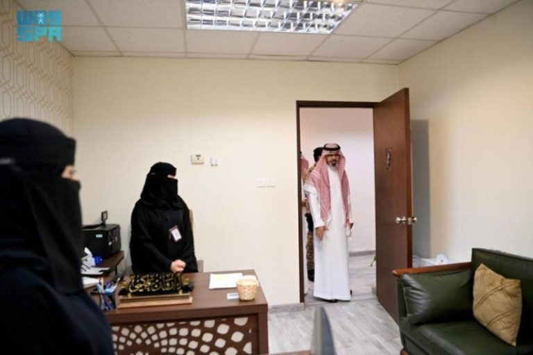 نائب أمير جازان يزور ديوان الإمارة