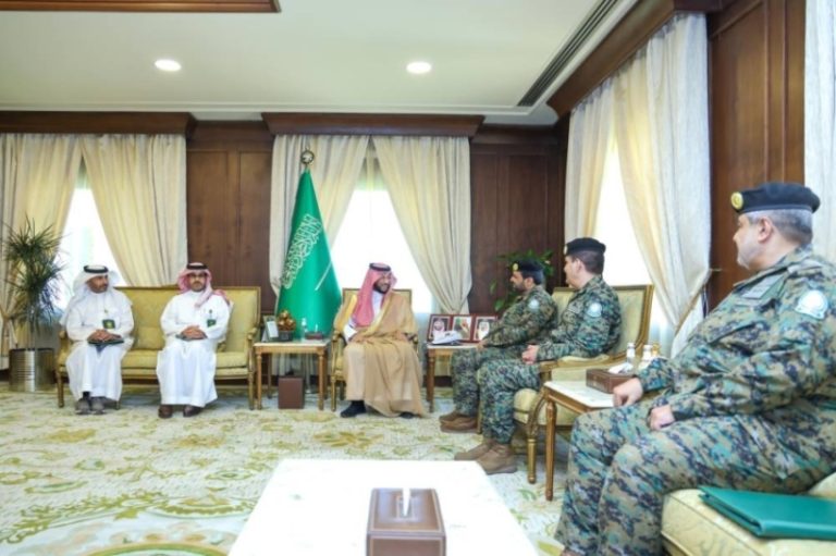 نائب أمير عسير يثمن جهود الأفواج الأمنية في تعزيز الأمان
