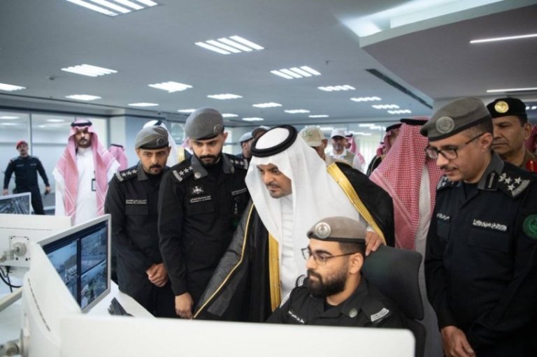 نائب أمير مكة يواصل متابعة سير العمل في العمليات الأمنية