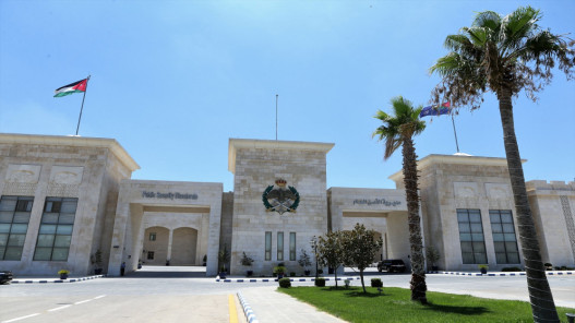 نجاح أمني في مكافحة المخدرات: القبض على 25 تاجراً ومروّجاً ومهرباً في 9 قضايا