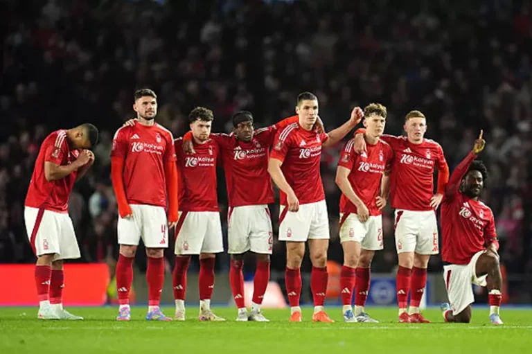 نوتنجهام فورست يفرط في فرصة ثمينة ويؤثر على جدول ترتيب الدوري الإنجليزي