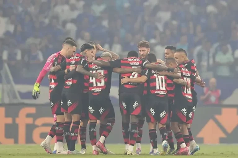 هاجم مسلحون لاعبي فلامنجو البرازيلي بعد مباراة في كوبا ليبرتادوريس