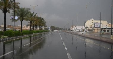 هطول أمطار غزيرة يهدد مناطق بالسعودية