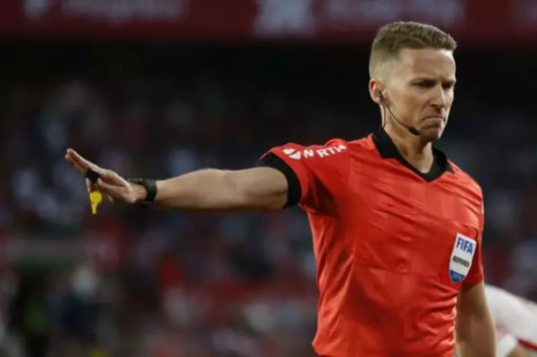 هيرنانديز هيرنانديز يقود مباراة برشلونة وريال مدريد حكماً لأول مرة منذ 2019