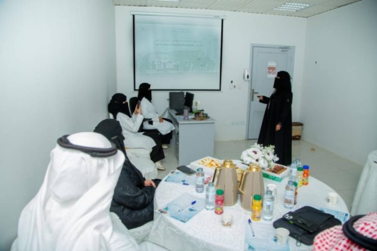 ورشة عمل جديدة حول البرنامج التثقيفي الصحي للعاملين في الغذاء والصحة العامة بتنظيم أمانة منطقة تبوك