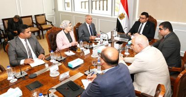 وزير الإسكان يراقب الخدمات عبر البوابة الإلكترونية للمجتمعات العمرانية