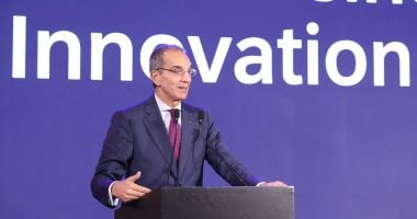 وزير الاتصالات يعلن استراتيجية وطنية للذكاء الاصطناعي لتنمية كفاءات الشباب