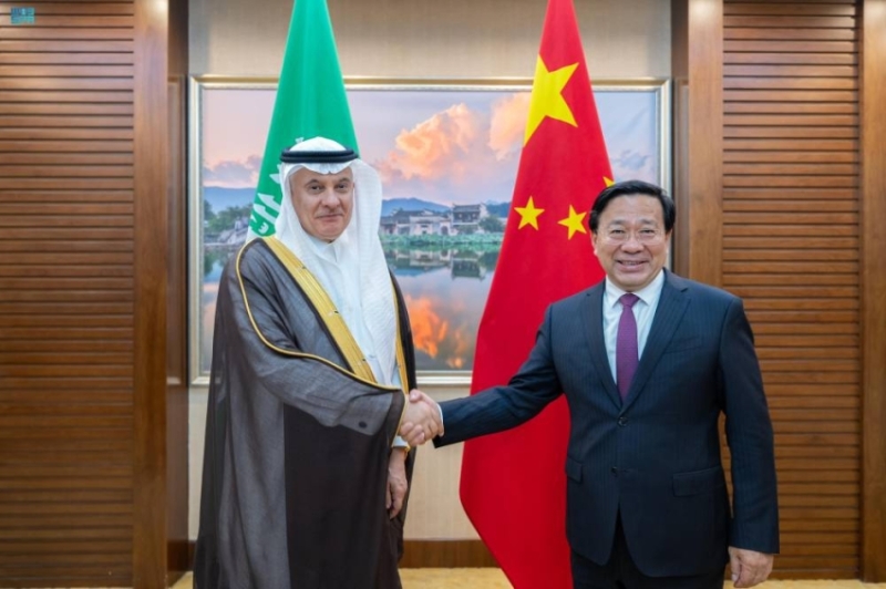 وزير البيئة يستعرض فرص التعاون في المياه والزراعة مع الصين