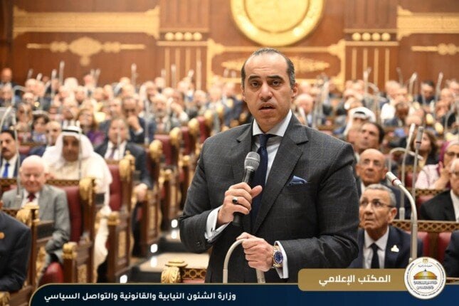 وزير الشئون النيابية يؤكد دعم الحرية الشخصية للمرشحين باجتماع مجلس الشيوخ