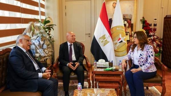 وزيرة التنمية تتناول إعادة تأهيل المظهر الحضاري لشوارع مصر الجديدة