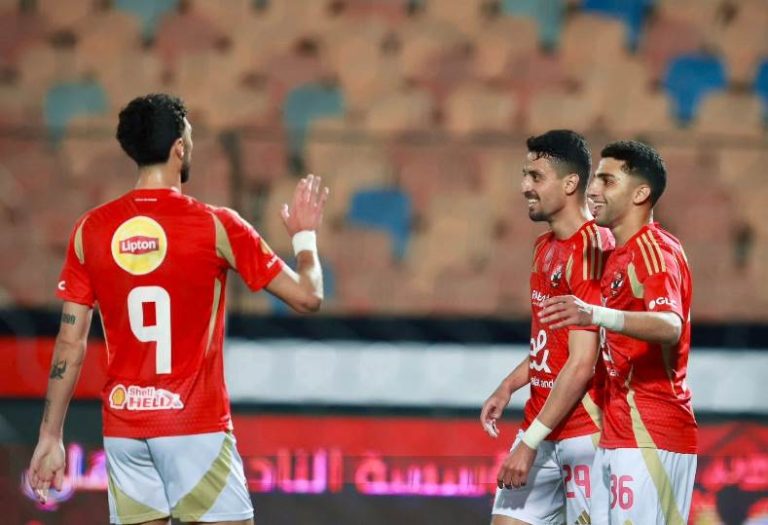 وسام أبو علي يسجل الهدف الثالث للأهلي في مرمى حرس الحدود في مباراة مثيرة