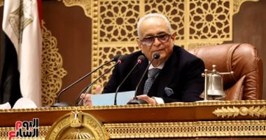 وكيل الشيوخ يعلن عن رفع الجلسة العامة ويحدد موعداً آخر غداً الاثنين