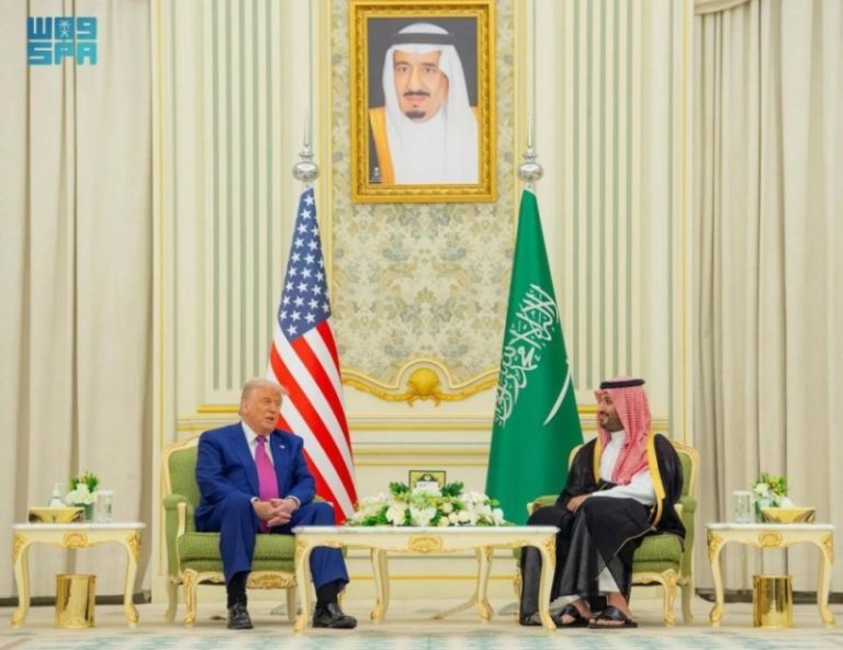 ولي العهد والرئيس الأمريكي يعلنان عن الشراكة الاقتصادية الاستراتيجية خلال القمة السعودية الأمريكية