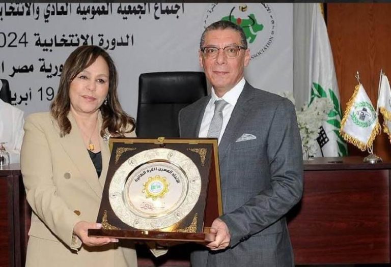 ياسر قمر يتولى منصب مستشار الاتحاد الإفريقي للكرة الطائرة