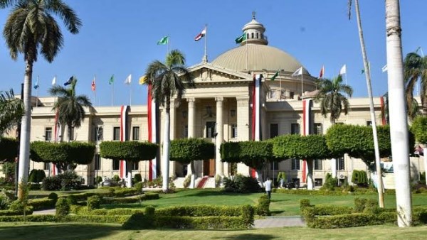 10 منح دراسية لطلاب STEM في جامعة القاهرة