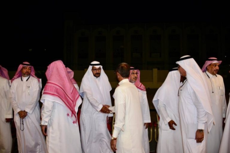أسرة الزواوي تفتح ابوابها لاستقبال المعزين في وفاة فقيدتهم
عائلة الزواوي تتلقى تعازي الأحباء في وفاة فقيدتهم
حضور مهيب خلال استقبال أسرة الزواوي للمعزين في وفاة فقيدتهم
توافد المعزين على أسرة الزواوي لمواساة في وفاة فقيدتهم