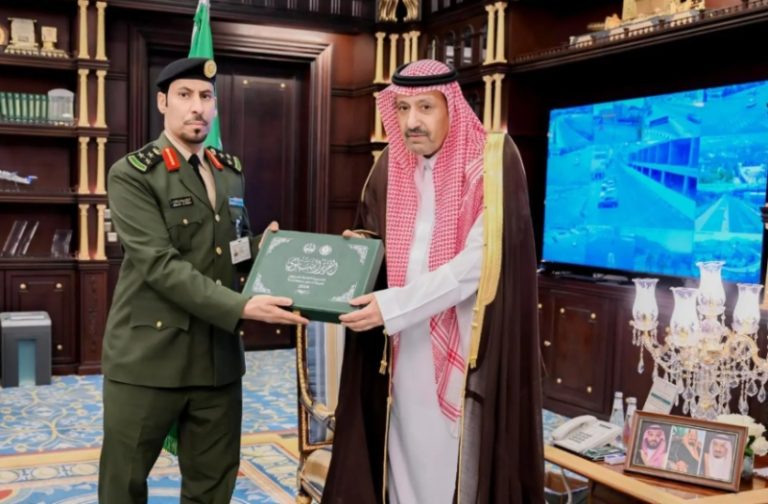 أمير الباحة يستلم التقرير السنوي لمديرية السجون لعام 2024
