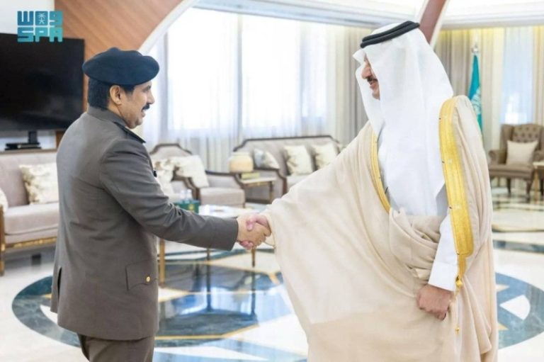 أمير الشرقية يثمن جهود رجال الأمن ويحتفي بالمساهمين في الإنجازات الأمنية