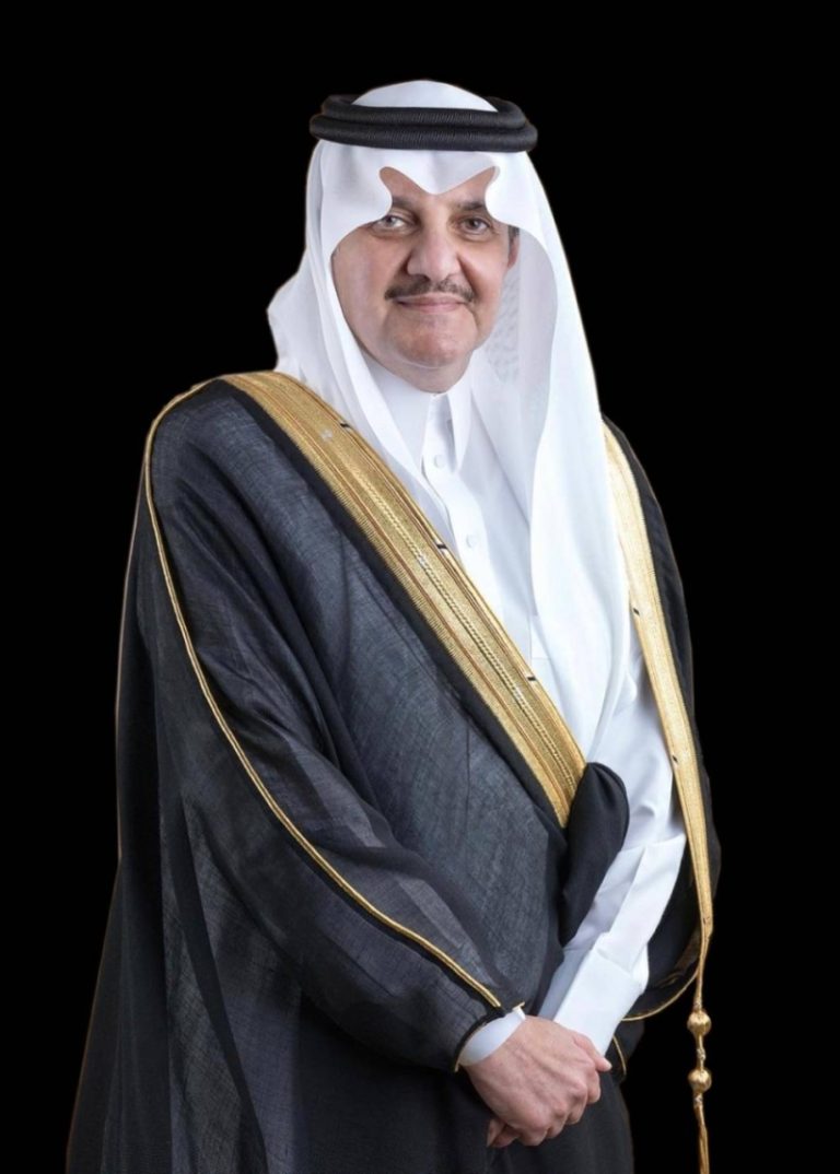 أمير الشرقية يثني على جهود العاملين بمنافذ المنطقة لخدمة ضيوف الرحمن
