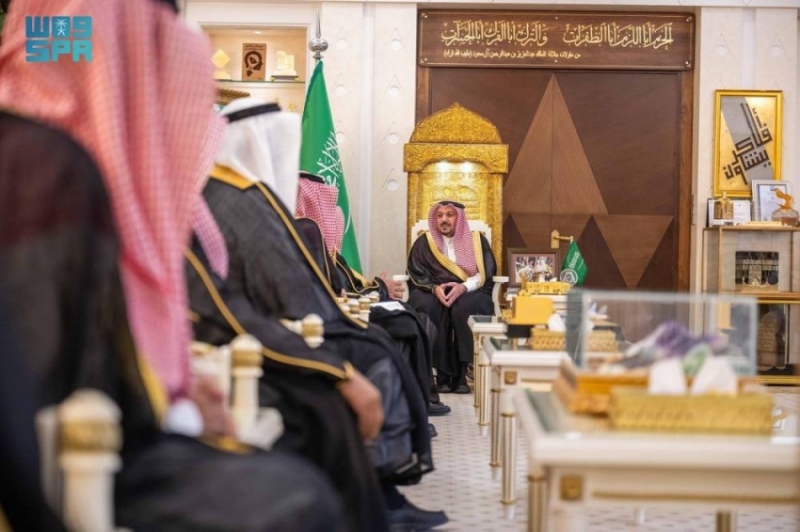 أمير القصيم يستلم التقرير السنوي لجمعية الفراولة ويثني على جهودها لدعم المزارعين