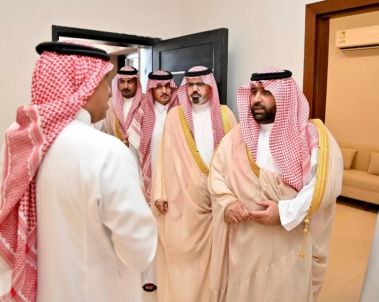 أمير جازان ونائبه يزوران المشاريع التنموية والسياحية في جزر فرسان
زيارة أمير جازان ونائبه تطلع على المشاريع في فرسان
جولة تفقدية لأمير جازان ونائبه في جزر فرسان
تفقد مشروعات جديدة في فرسان من قبل أمير جازان ونائبه
أمير جازان ونائبه يستعرضان التطورات التنموية في فرسان