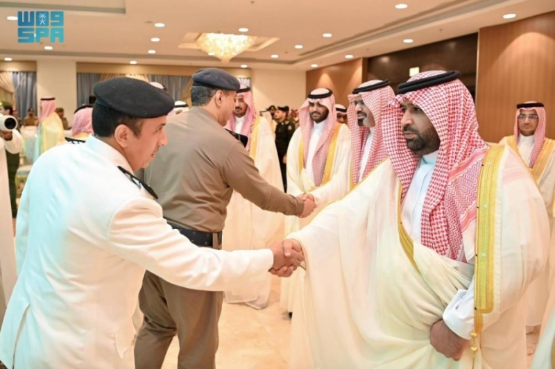 أمير جازان يرحب بالمهنئين بعيد الأضحى