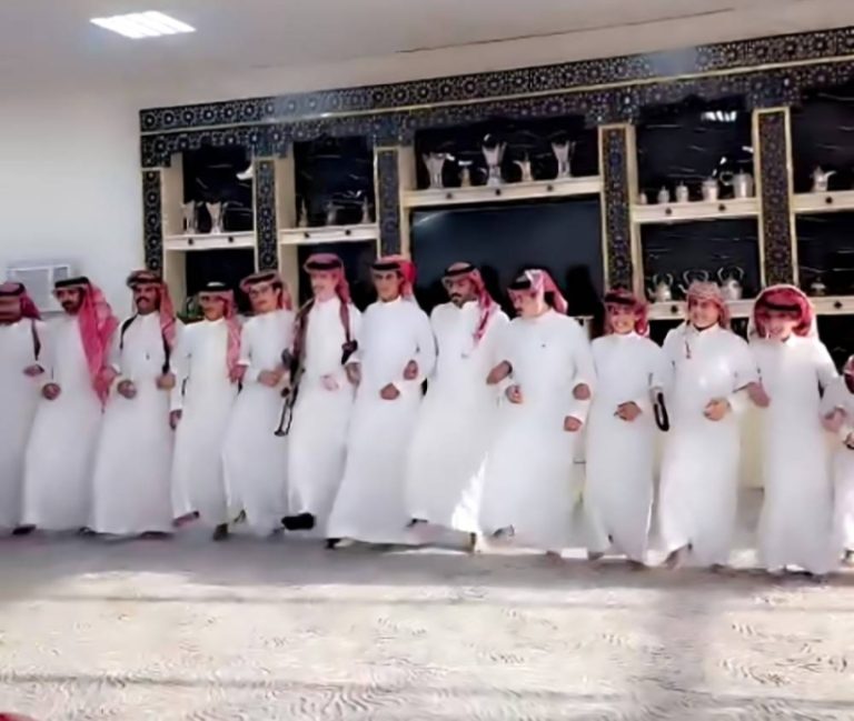 أهالي روضة الهضب ينظمون احتفالات عيد الأضحى