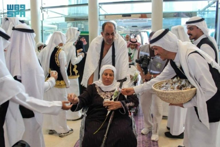 أولى طلائع ضيوف برنامج خادم الحرمين الشريفين للحج والعمرة تصل