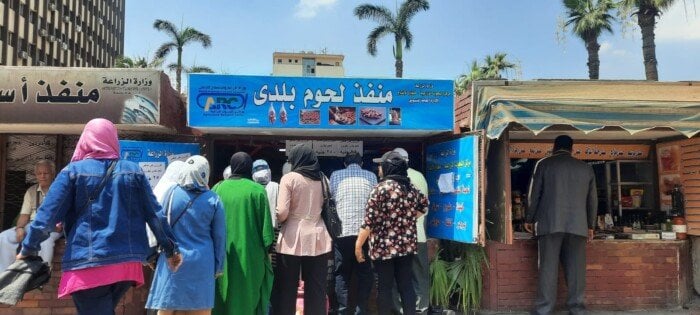 إقبال متزايد على منافذ وزارة الزراعة لشراء لحوم عيد الأضحى