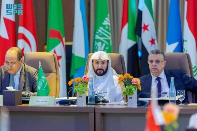 اجتماع تنفيذي يستعرض آلية مكافحة الإرهاب في «العدل العرب»