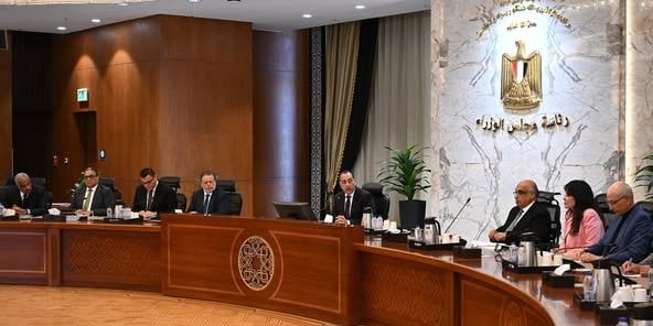 اجتماع مدبولي مع اللجنة الاستشارية يعزز التنمية العمرانية