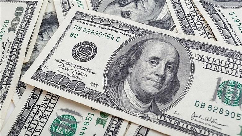 رغم تراجع الدولار عالميًا.. ارتفاع سعر صرف الدولار مقابل الليرة السورية في البنوك والسوق السوداء 25 حزيران
