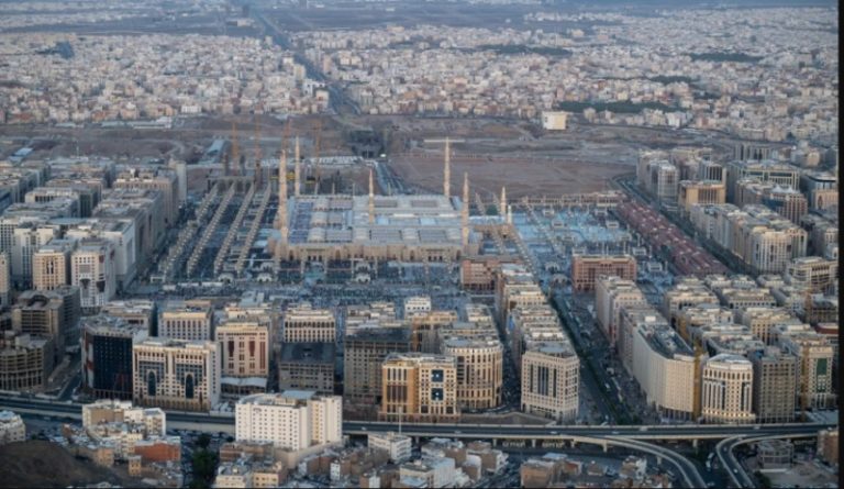 ازدياد الزائرين يعزز نمو القطاع السياحي بالمدينة المنورة بنسبة 18.7%
