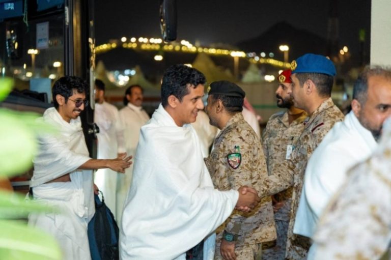 استضافة ذوي الشهداء والمصابين لأداء الحجِّ من قبل وزارة الدفاع
