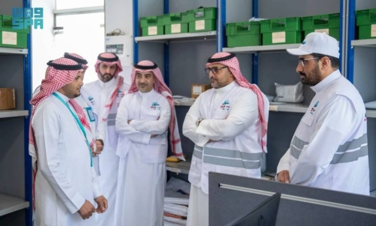 استعدادات سبل للحج 1446هـ تحت مراجعة رئيس البريد السعودي
رئيس البريد السعودي يزور سبل لمتابعة جاهزية موسم الحج 1446هـ
تفقد رئيس مؤسسة البريد السعودي استعدادات سبل لموسم الحج 1446هـ
موسم الحج 1446هـ: رئيس البريد السعودي يتفقد جاهزية سبل
جاهزية سبل لموسم الحج 1446هـ تتلقى زيارة من رئيس البريد السعودي