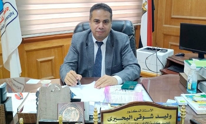 استعدادات عميد آداب كفر الشيخ لاعتماد نتيجة الفصل الدراسي الثاني بوضوح ودقة