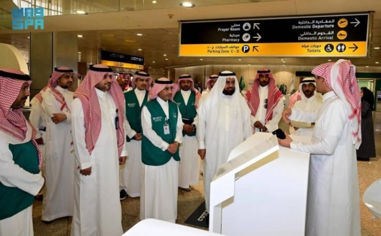 استعدادات مطار الملك فهد لاستقبال 6500 حاج عبر 14 رحلة