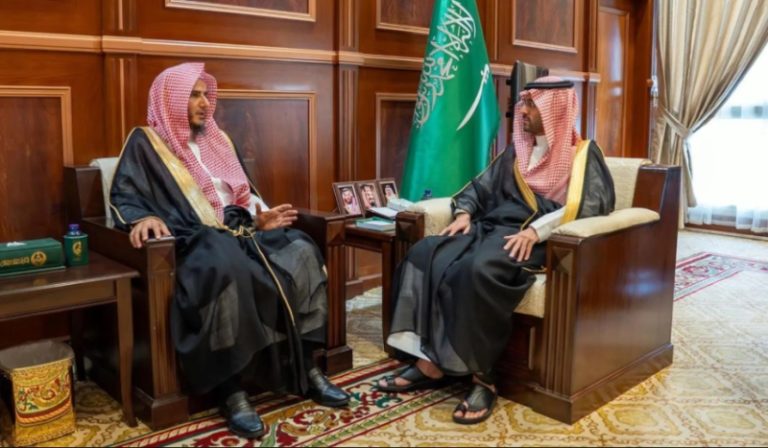 استقبال رئيس المحكمة العامة من نائب أمير حائل