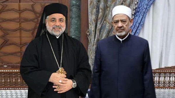 استقبال شيخ الأزهر للأنبا عمانوئيل مطران إيبارشية طيبة للأقباط الكاثوليك
زيارة الأنبا عمانوئيل لشيخ الأزهر تعزز التعاون بين الطوائف
شيخ الأزهر يستضيف الأنبا عمانوئيل في لقاء تاريخي
لقاء هام بين شيخ الأزهر ومطران إيبارشية طيبة للأقباط الكاثوليك