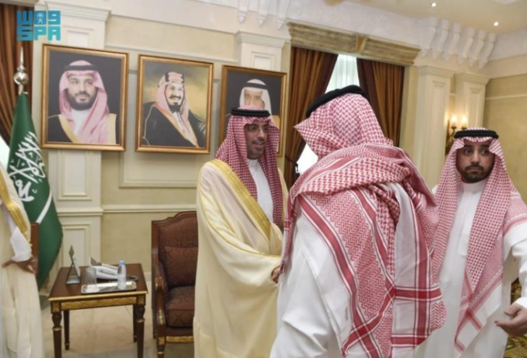 استقبال مُحافظ جدة لتهاني عيد الأضحى من منسوبي المحافظة والمراكز التابعة لها