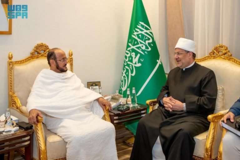 استقبال وزير الشؤون الإسلامية لوزير الأوقاف المصري السابق في مشعر منى