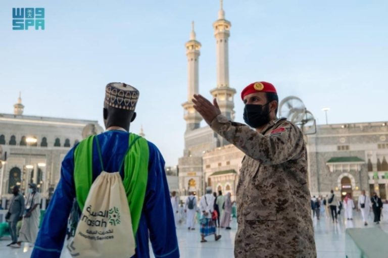 البرية تنظم الحشود وتأمن المواقع الحيوية بالمشاعر
