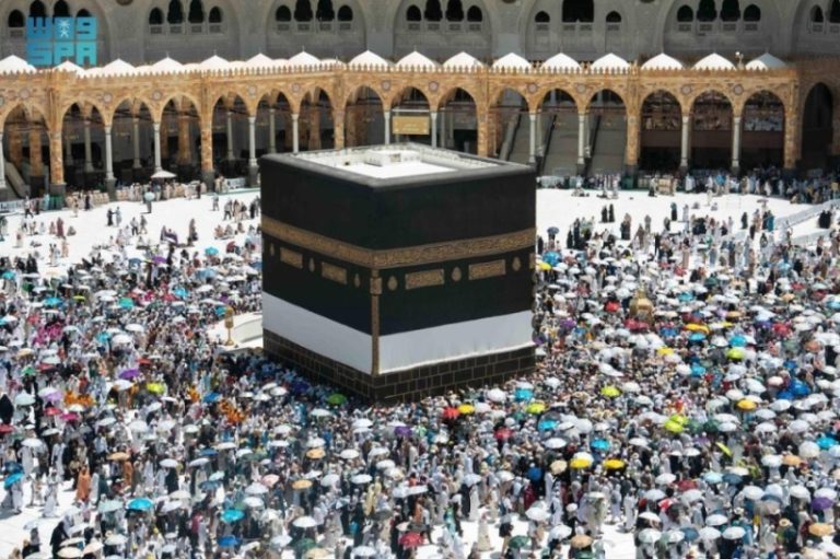 الحجاج المتعجلون ينهون طواف الوداع بانسيابية وهدوء