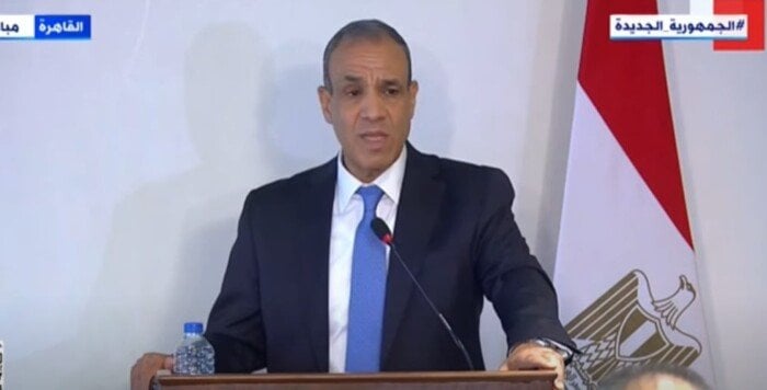 الرئيس السيسي يؤكد دعم مصر لحل سلمي للملف النووي الإيراني