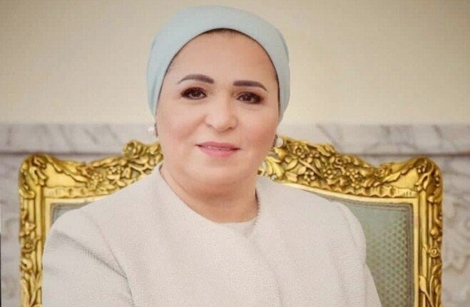 السيدة انتصار السيسي تطلب دعم الهلال الأحمر لأسر ضحايا حادث المنوفية