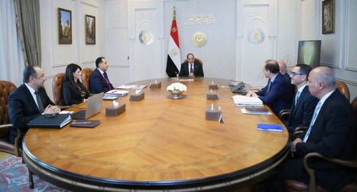 السيسي يراقب تطورات مشروع تطوير صناعة الغزل والنسيج