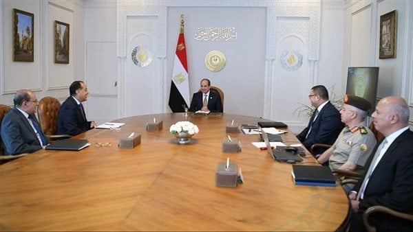 السيسي يعزز أهمية الإسراع في تنفيذ المشاريع ومراقبتها باستمرار