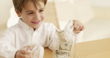 العيدية الرقمية تعيد تشكيل عادات العيد مع التحويلات الذكية