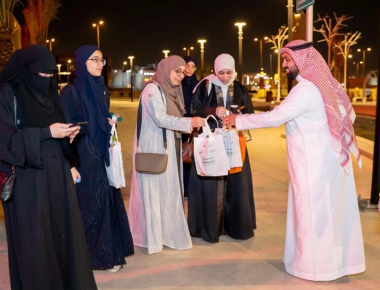 “الغطاء النباتي” يبرز دوره التوعوي في احتفالات اليوم العالمي للتصحر والجفاف